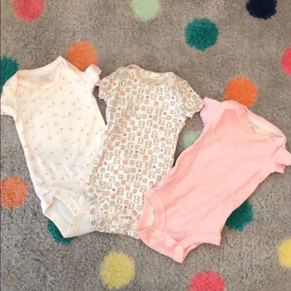 3 short sleeve Onesies, Carter’s, Precious First